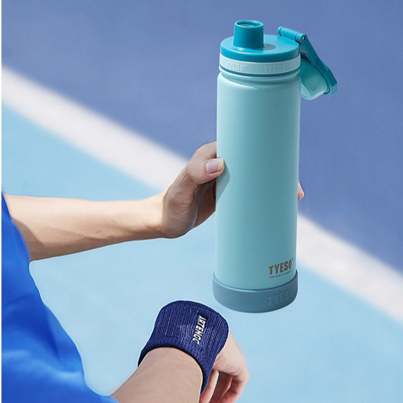 TYESOステンレス製真空断熱ボトル 420/600/750 - Sports Equipment 5 Years Old のレビューと価格