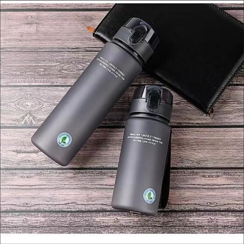 1 個ポータブル BPA フリー漏れ防止スポーツ & フィッ - Sports Equipment 5 Years Old のレビューと価格